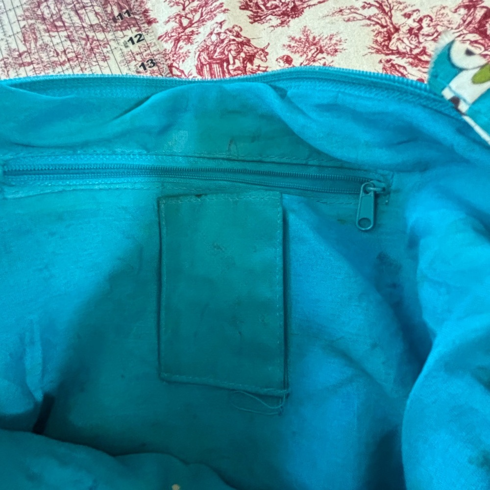 Quilted paisley patterned blue Women's zipper Bag - Picture 4 of 4